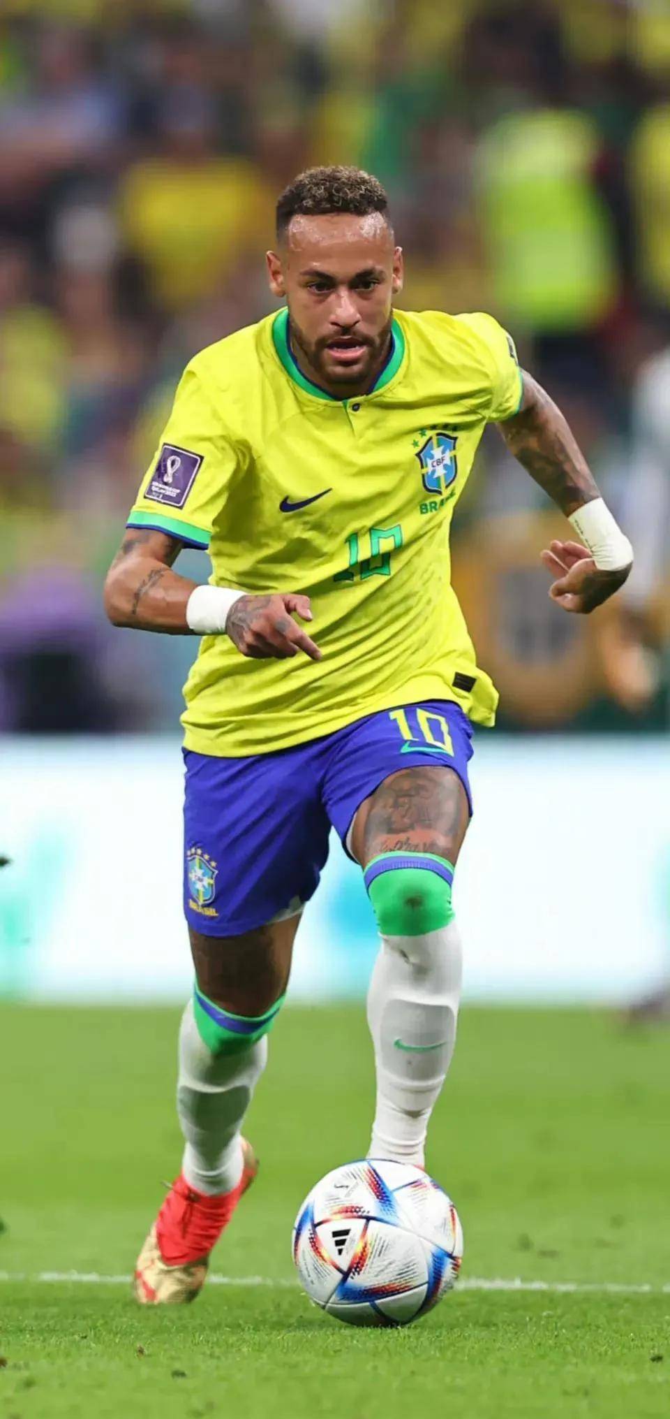 伊尔迪兹：我踢伪9号？大家可以拭目以待；斯帅没给我额外压力